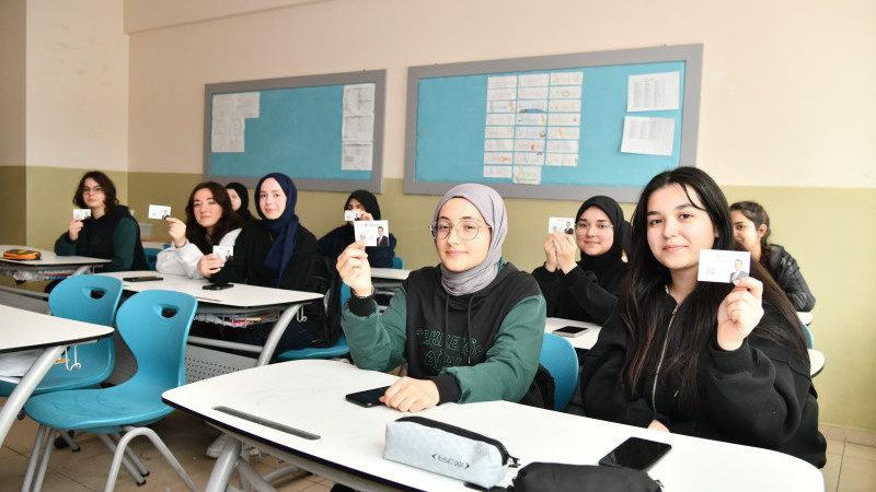 Büyükşehirden Üniversiteli Adaylarına Dijital Eğitim Desteği 