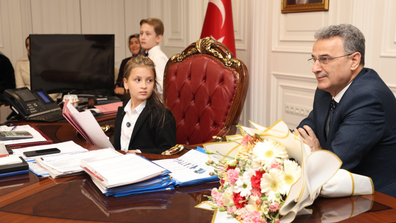 Gelenek Değişmedi: İlkadım’da Başkanlık Koltuğu Çocukların